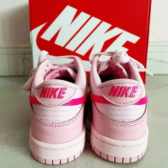 Nike Dunk Low Triple Pink - Picture 4 of 6